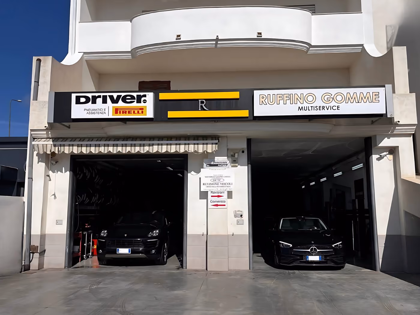 L’ingresso dell’officina Ruffino Gomme sulla Strada Statale 115